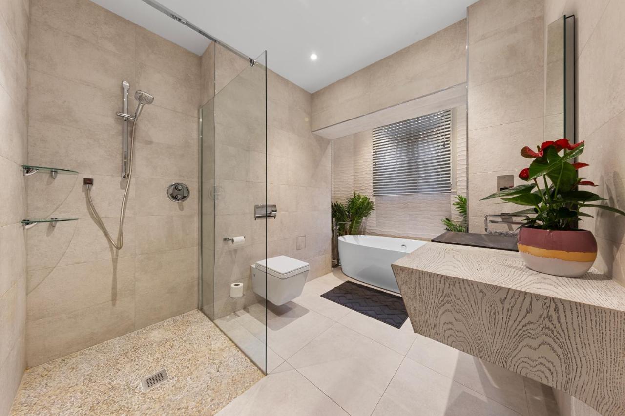 Harrods 2 Bed Lux Flat W/Patio Apartment London Bagian luar foto