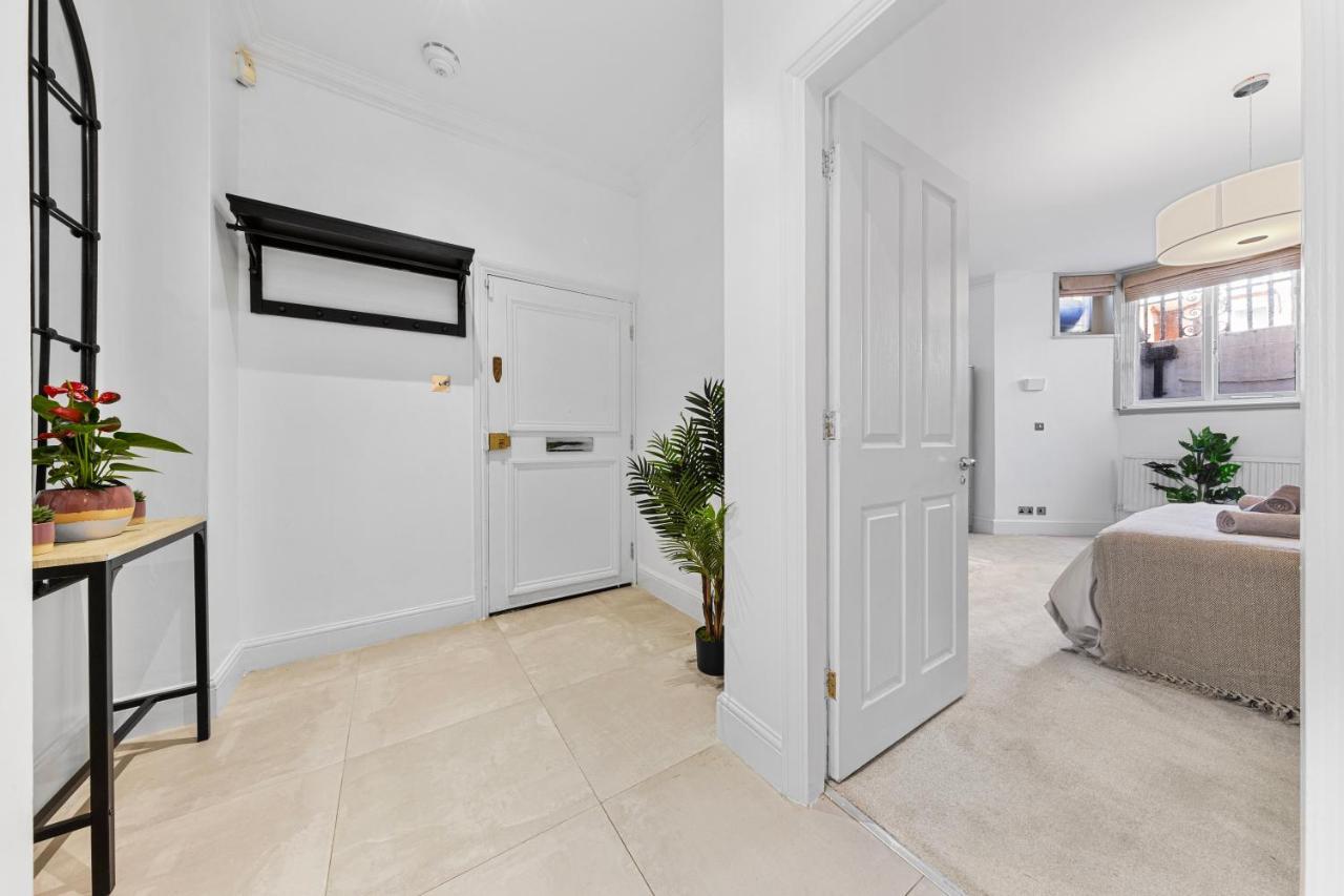Harrods 2 Bed Lux Flat W/Patio Apartment London Bagian luar foto