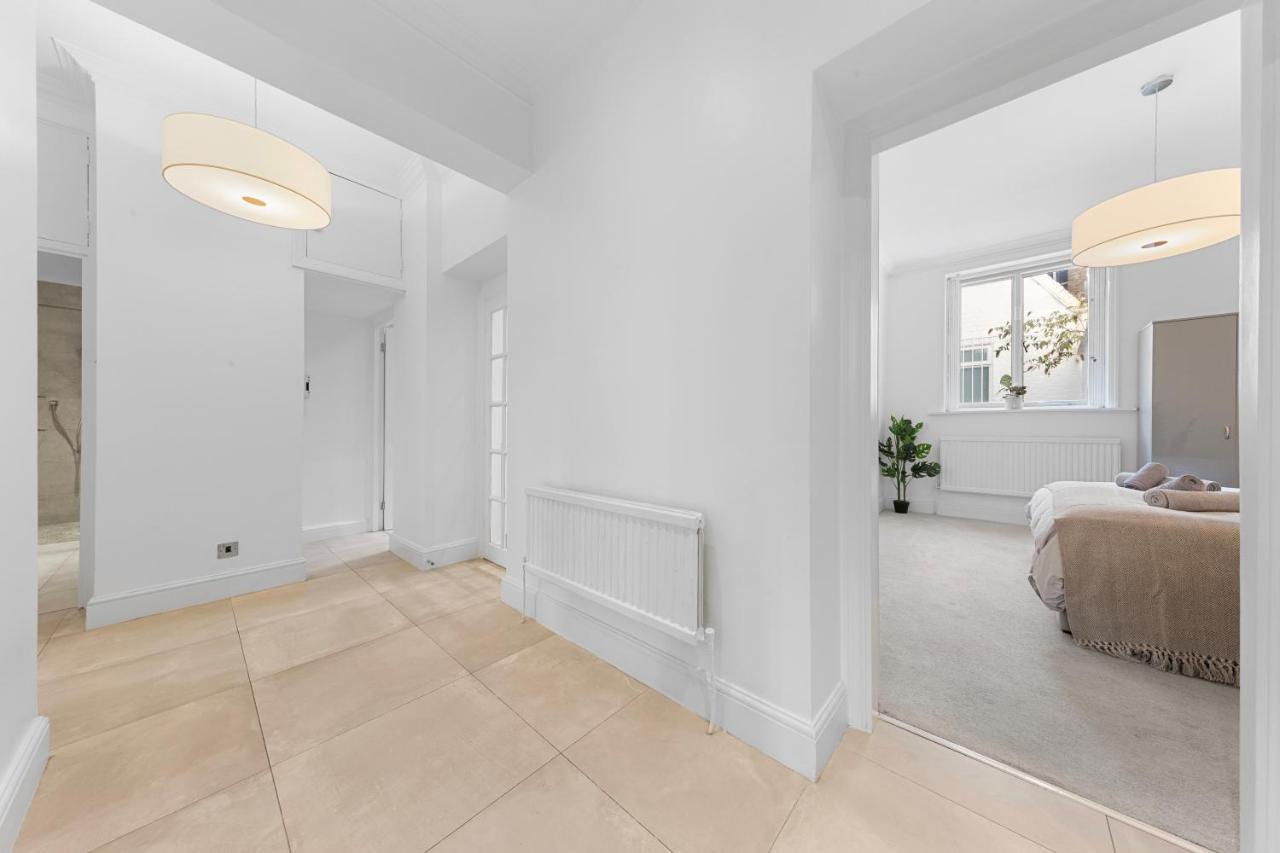 Harrods 2 Bed Lux Flat W/Patio Apartment London Bagian luar foto