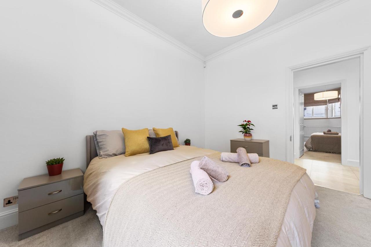 Harrods 2 Bed Lux Flat W/Patio Apartment London Bagian luar foto