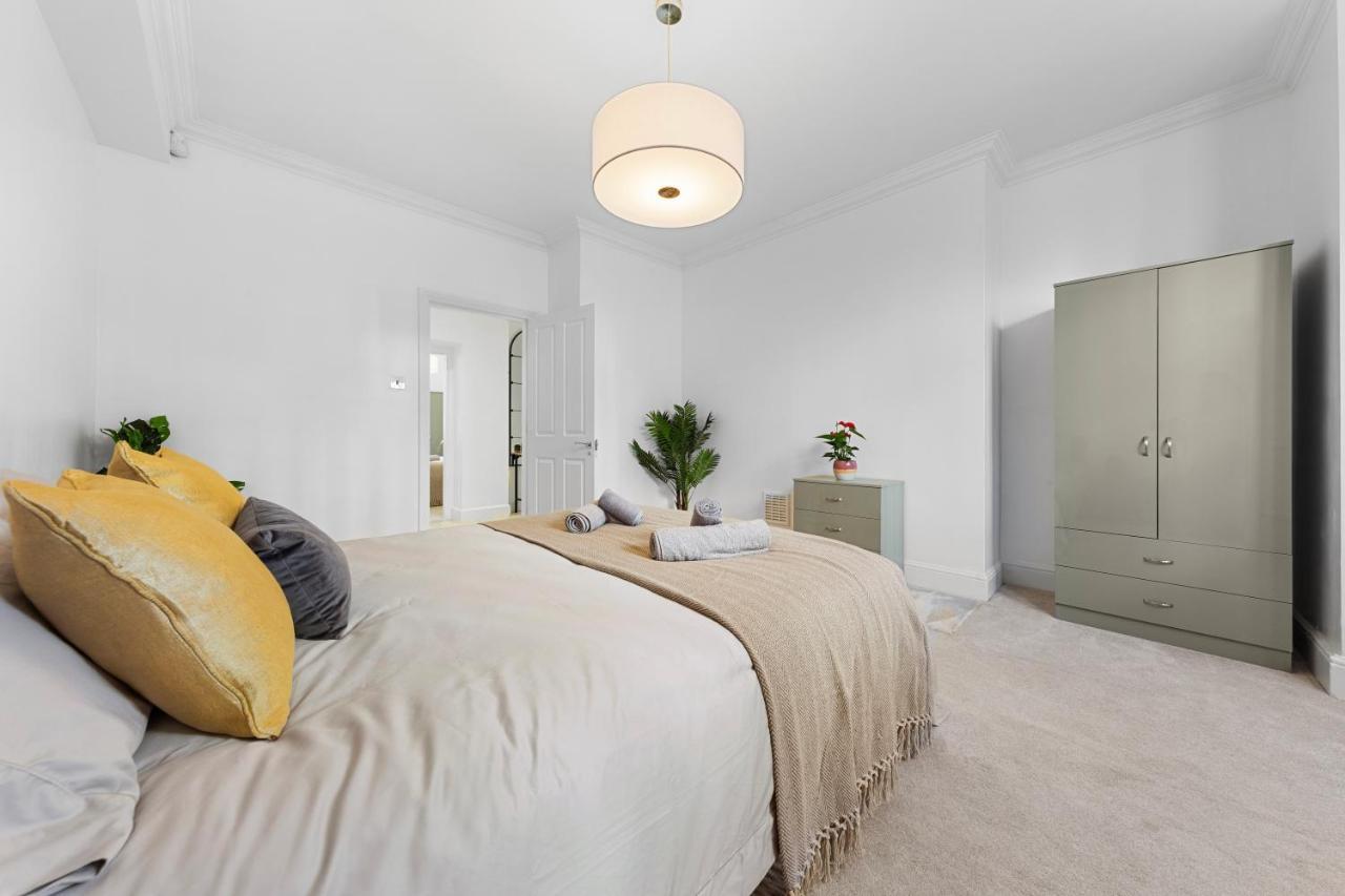 Harrods 2 Bed Lux Flat W/Patio Apartment London Bagian luar foto