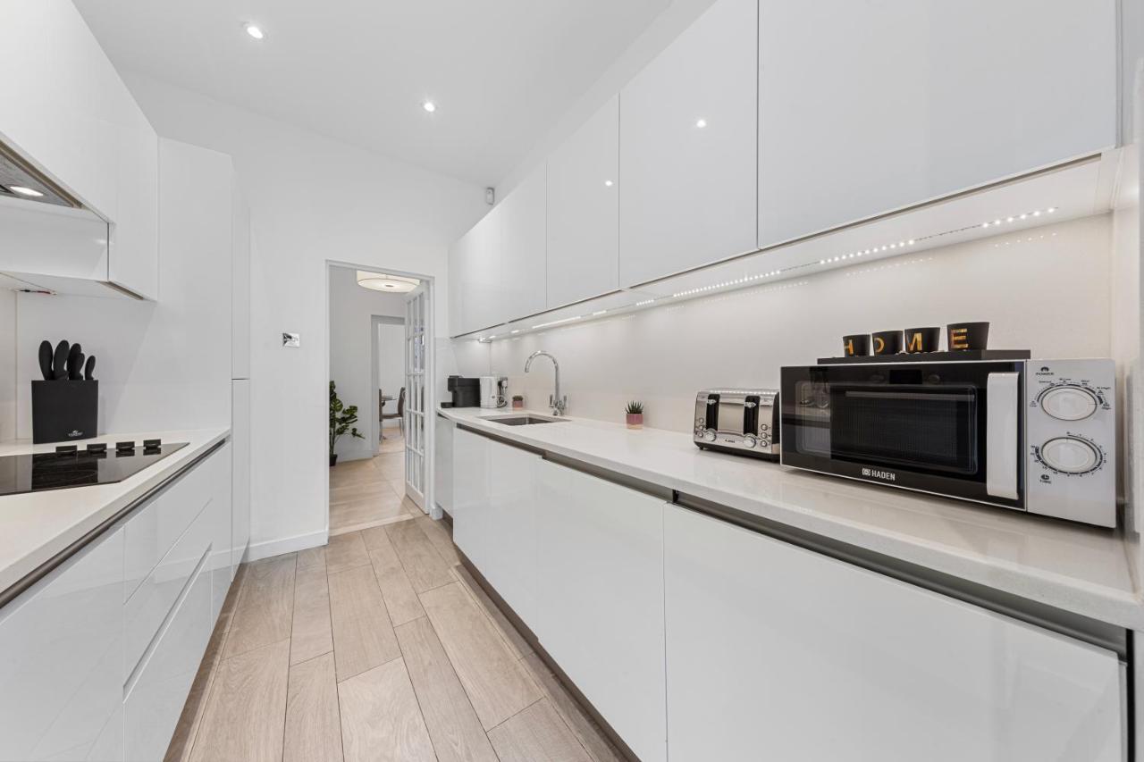 Harrods 2 Bed Lux Flat W/Patio Apartment London Bagian luar foto